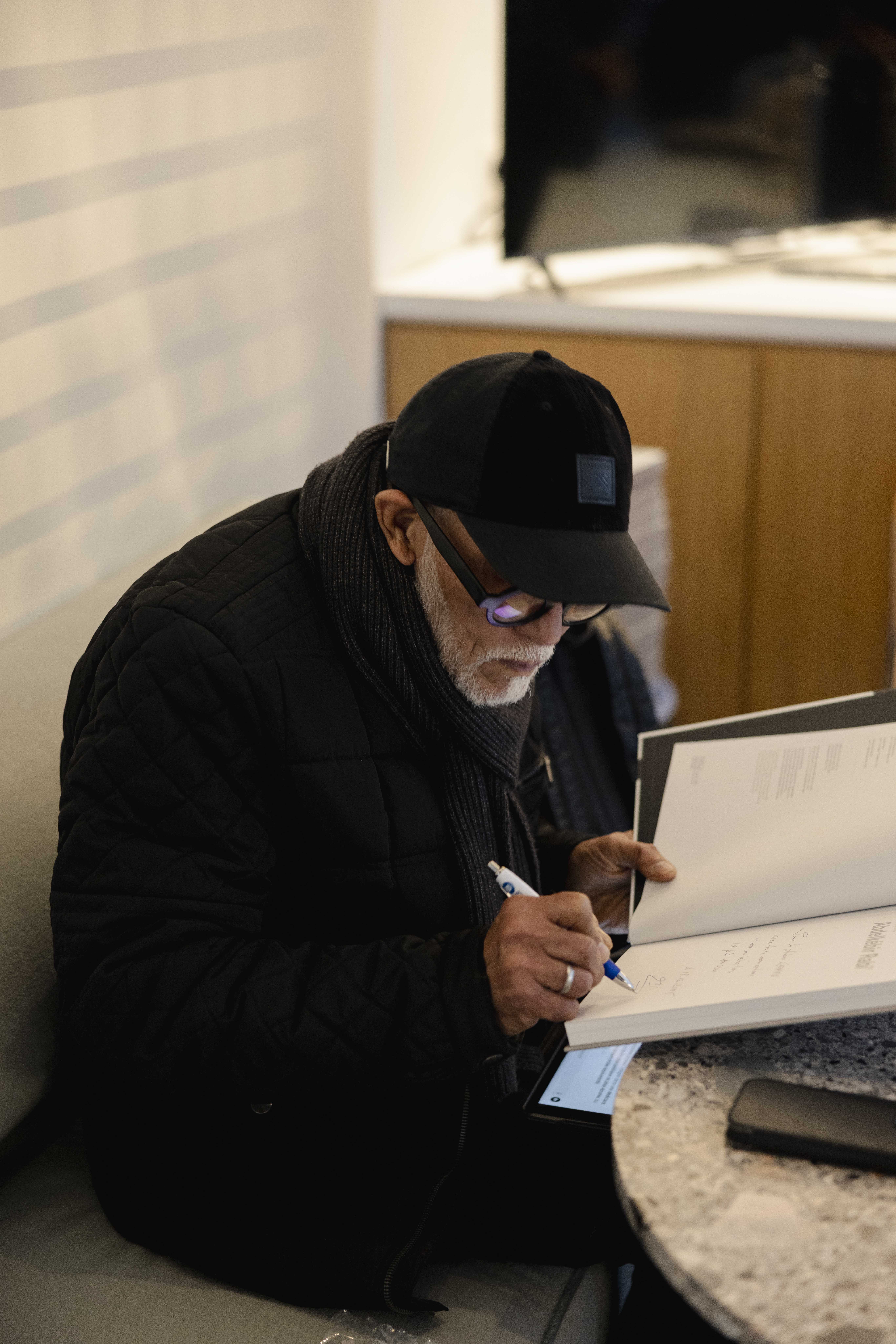 D'un trait intime (Of an intimate mark) - Conversation, book signing and exhibition opening